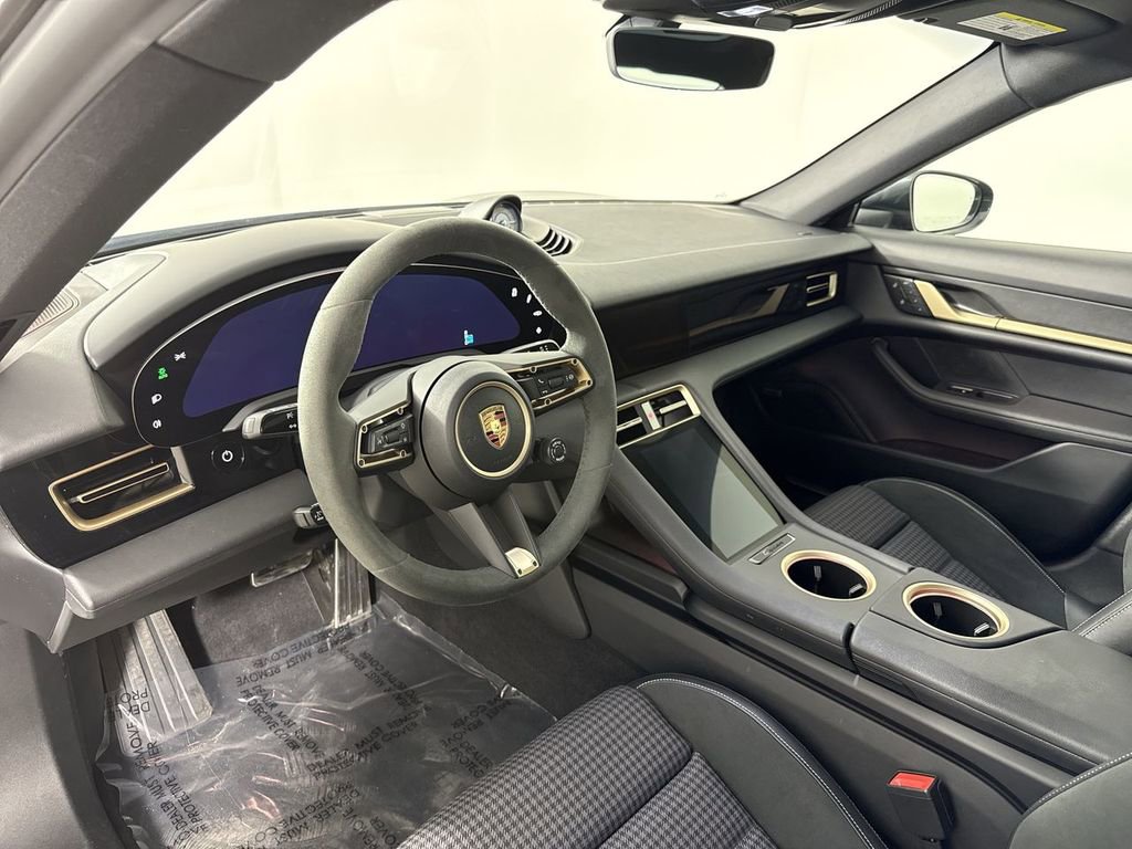 Certified 2025 Porsche Taycan 4S image 4