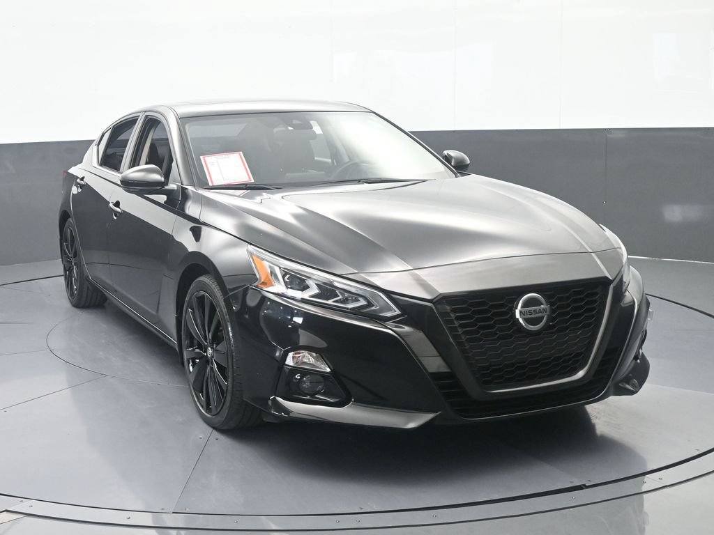 Used 2022 Nissan Altima 2.5 SR w/ Midnight Edition Package FWD image 9