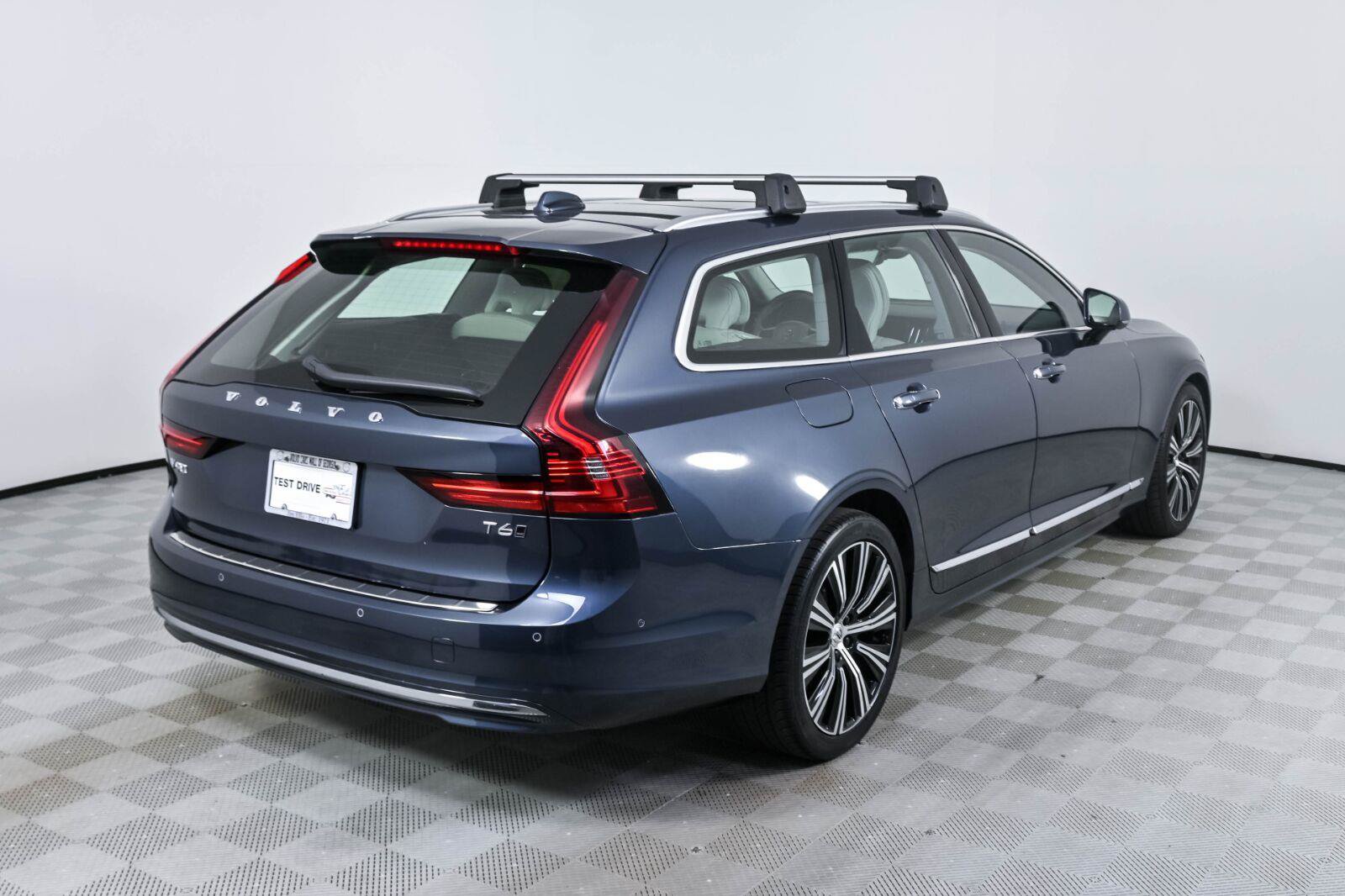 Used 2021 Volvo V90 T6 Inscription AWD/4WD image 27