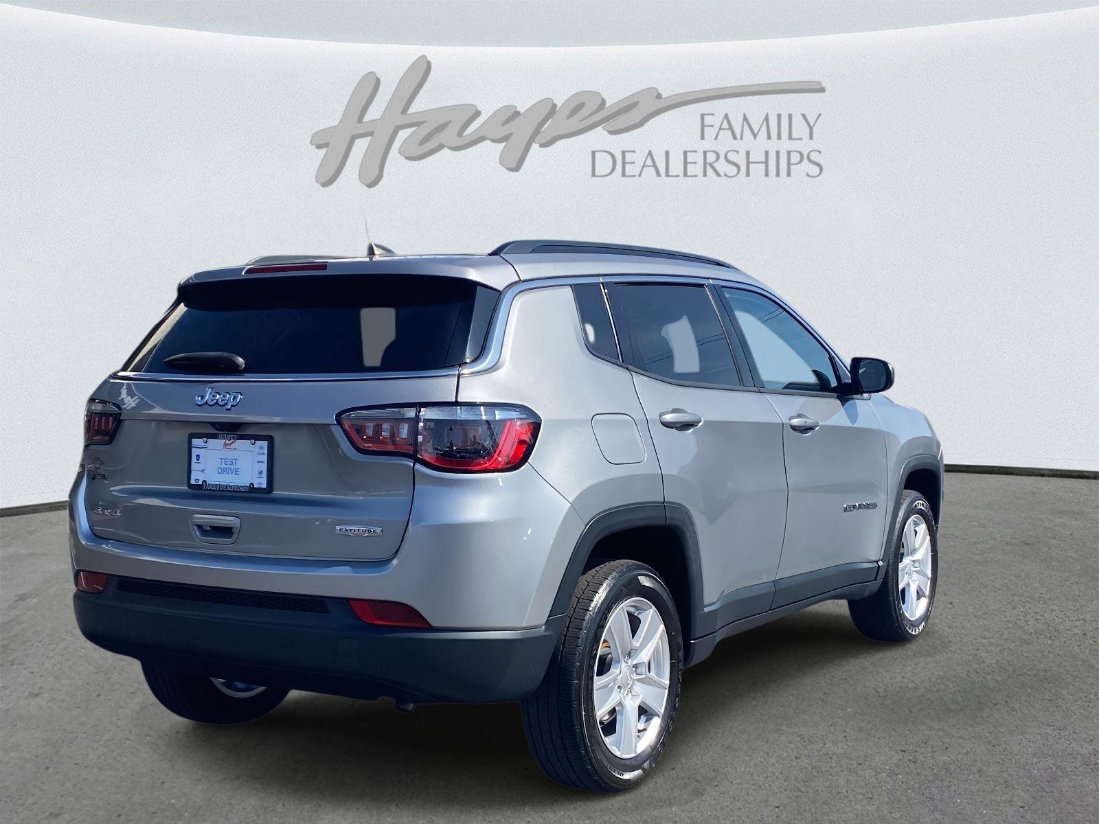 Certified 2022 Jeep Compass Latitude image 3