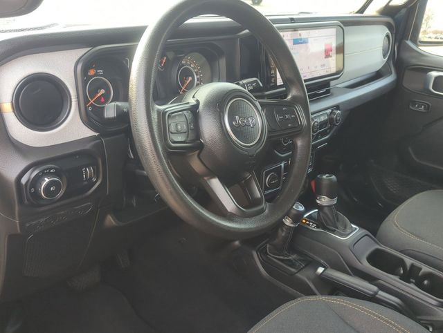 Used 2025 Jeep Wrangler Unlimited Sport AWD/4WD image 12
