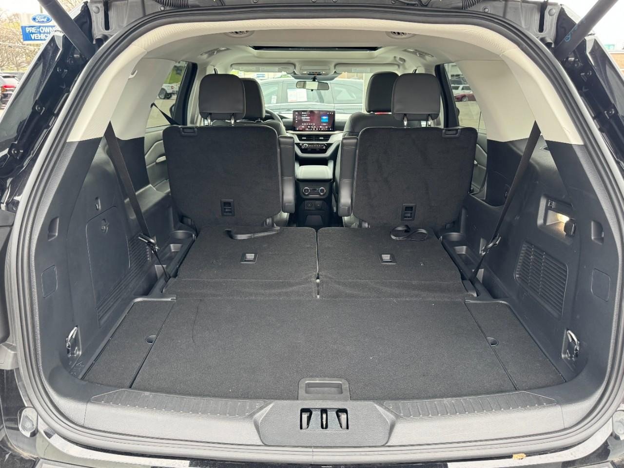 Used 2025 Ford Explorer Active w/ Active Comfort Package image 6