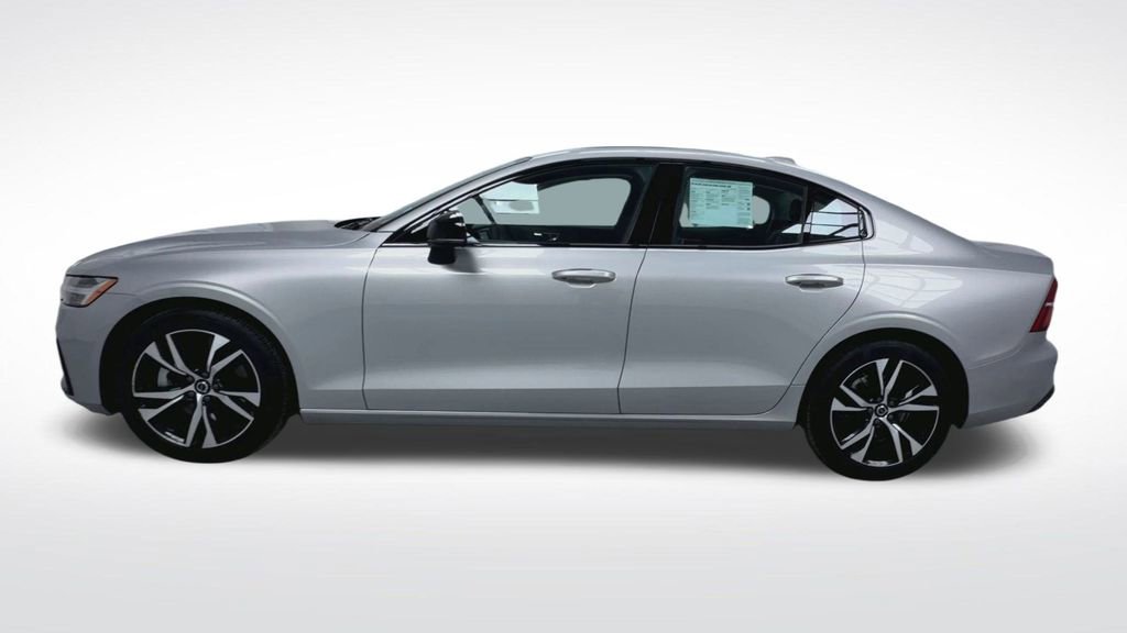 Used 2025 Volvo S60 B5 Core AWD/4WD image 22