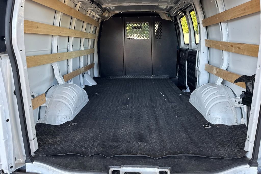 Used 2024 Chevrolet Express 2500 w/ Driver Convenience Package image 23