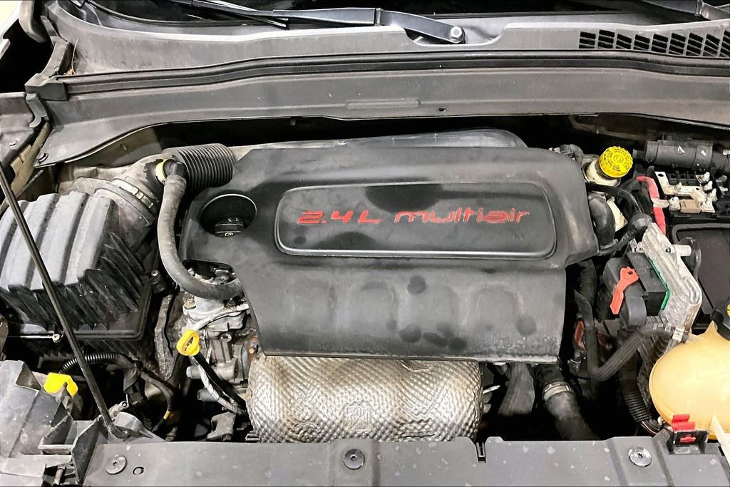 Used 2016 Jeep Renegade Latitude AWD/4WD image 10