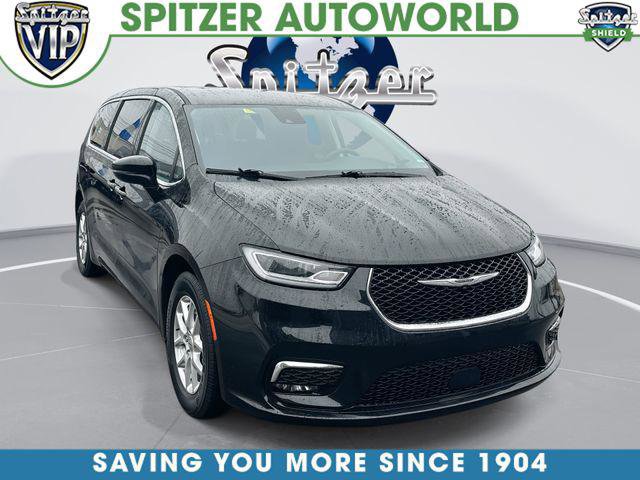 Certified 2024 Chrysler Pacifica Touring-L