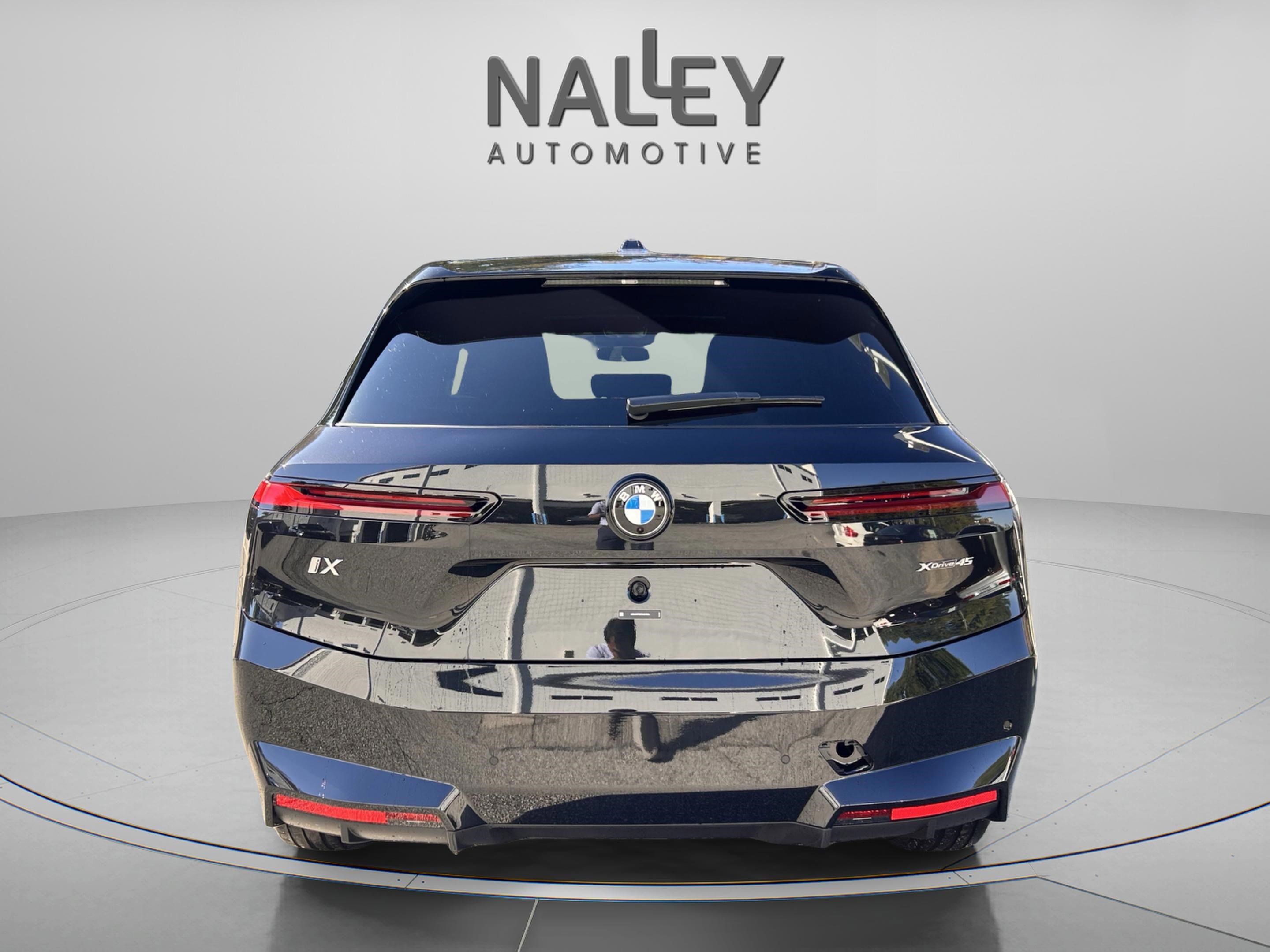 New 2026 BMW iX xDrive45 image 4