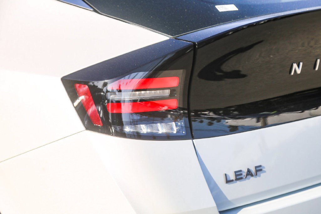 New 2026 Nissan Leaf SV+ w/ Illuminated Package FWD image 9