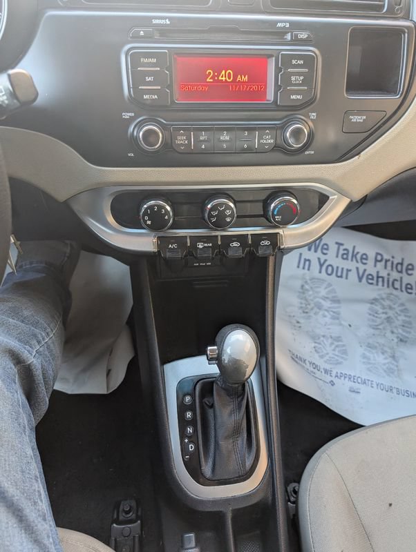 Used 2013 Kia Rio LX FWD image 32
