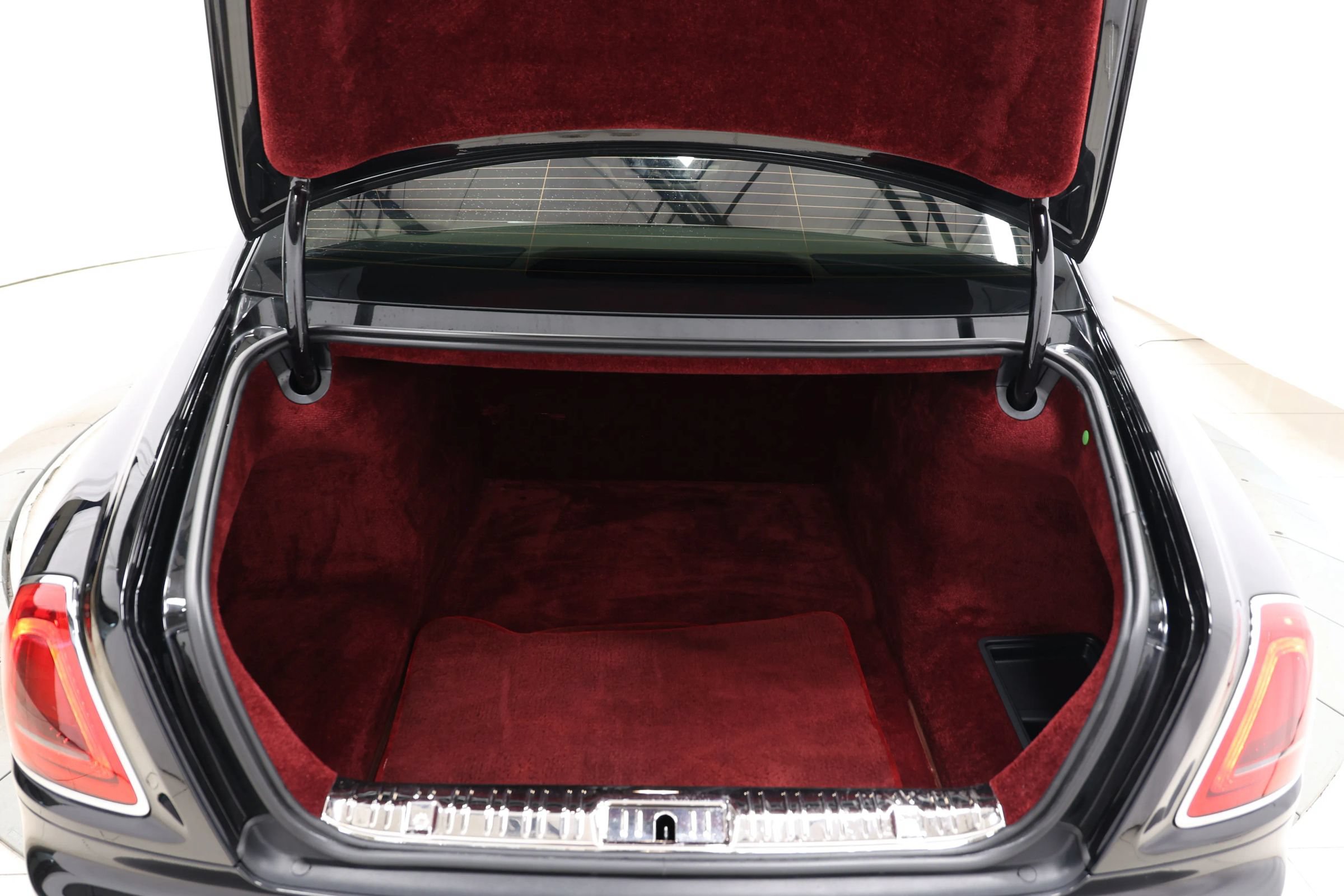 Used 2013 Rolls-Royce Ghost RWD image 87
