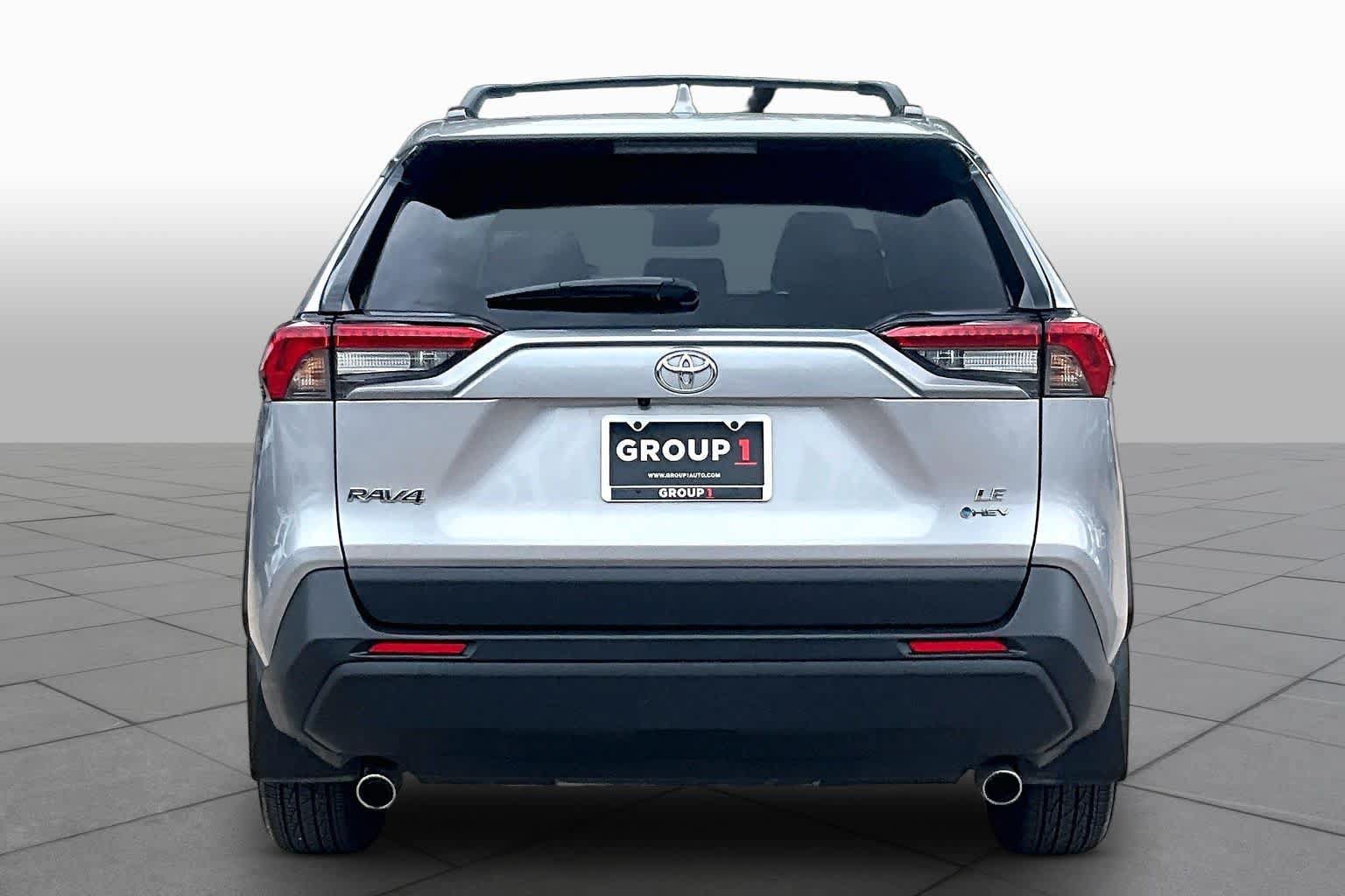 Used 2025 Toyota RAV4 LE AWD/4WD image 5