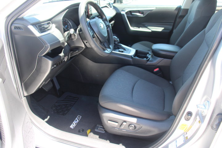 Certified 2021 Toyota RAV4 XLE w/ Convenience Package AWD/4WD image 11