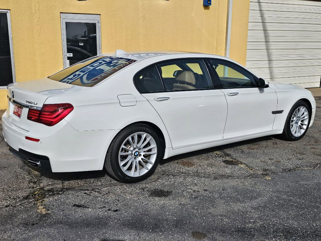 Used 2015 BMW 750Li xDrive image 6