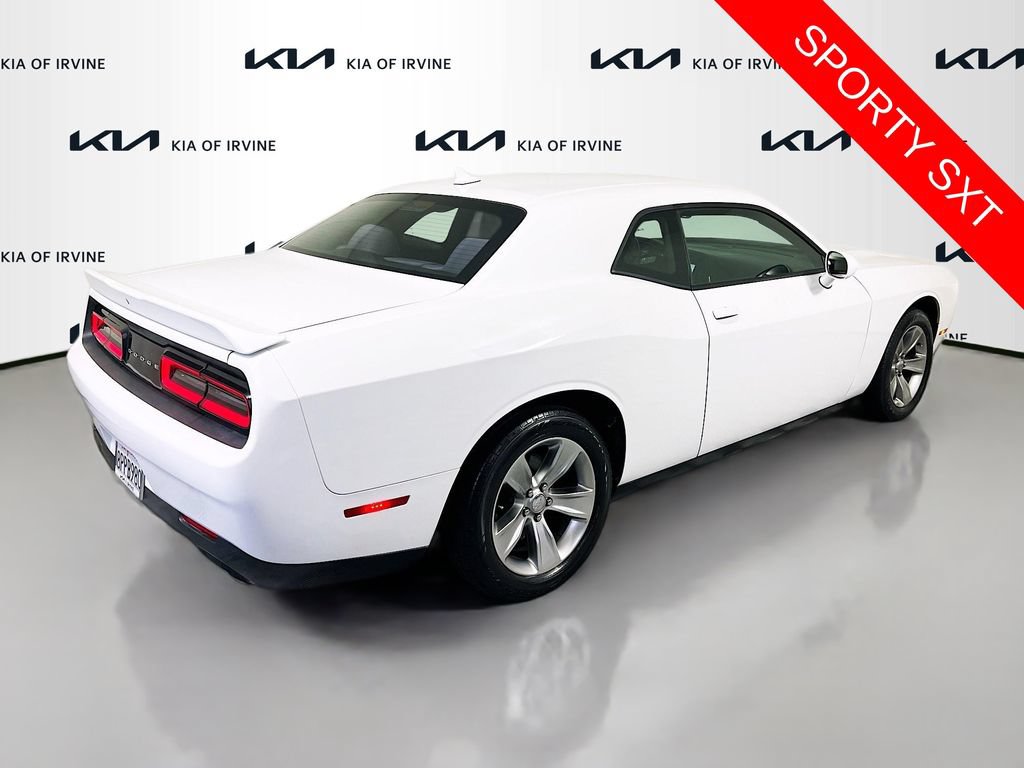Used 2019 Dodge Challenger SXT RWD image 7