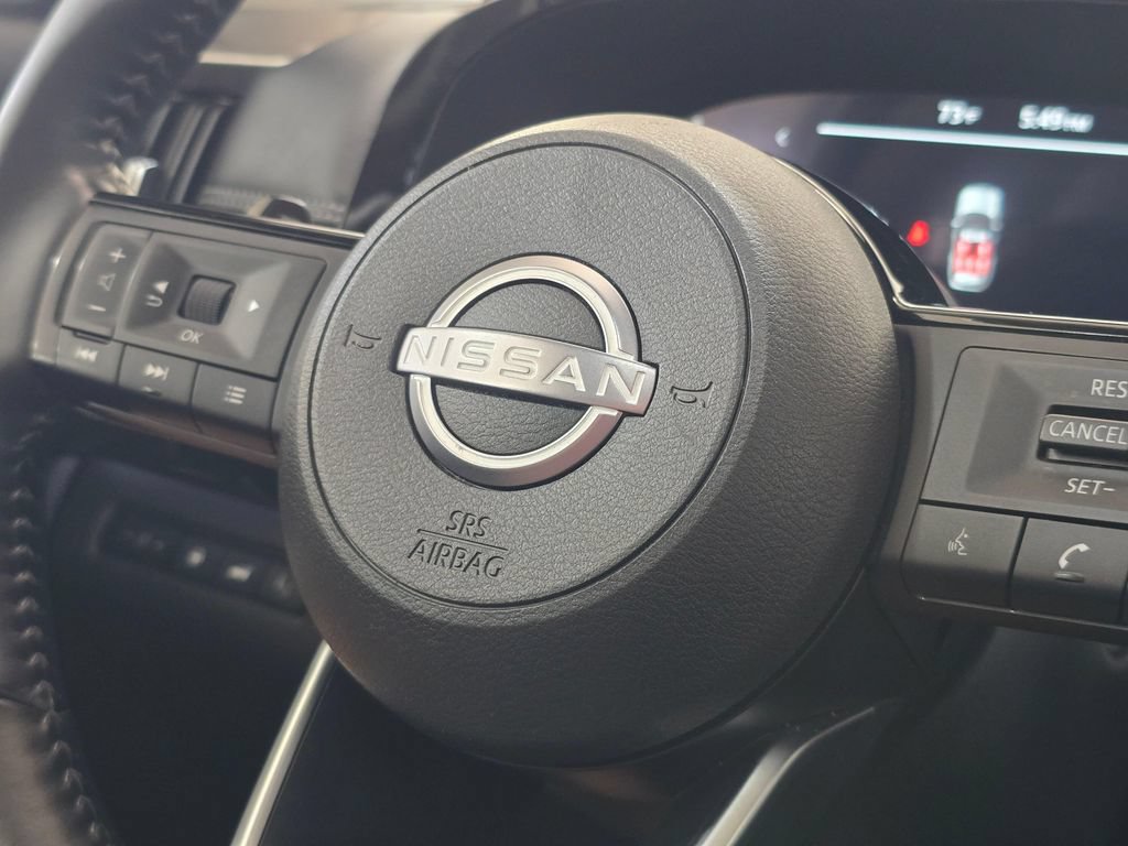 Used 2025 Nissan Pathfinder Platinum AWD/4WD image 21
