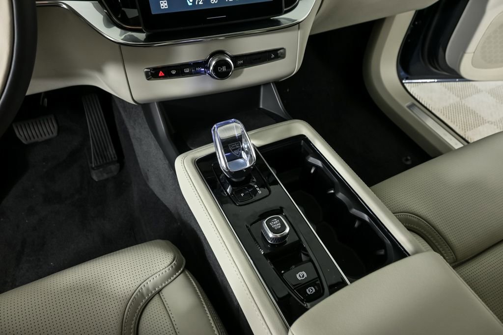 Certified 2026 Volvo XC90 B6 Ultra w/ Protection Package AWD/4WD image 19