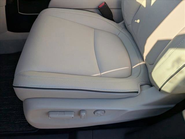 New 2026 Honda Odyssey Touring image 4