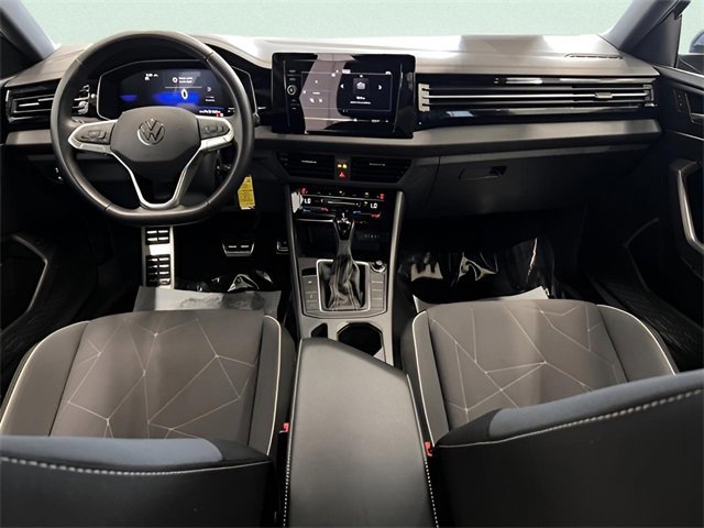 Used 2025 Volkswagen Jetta Sport image 18
