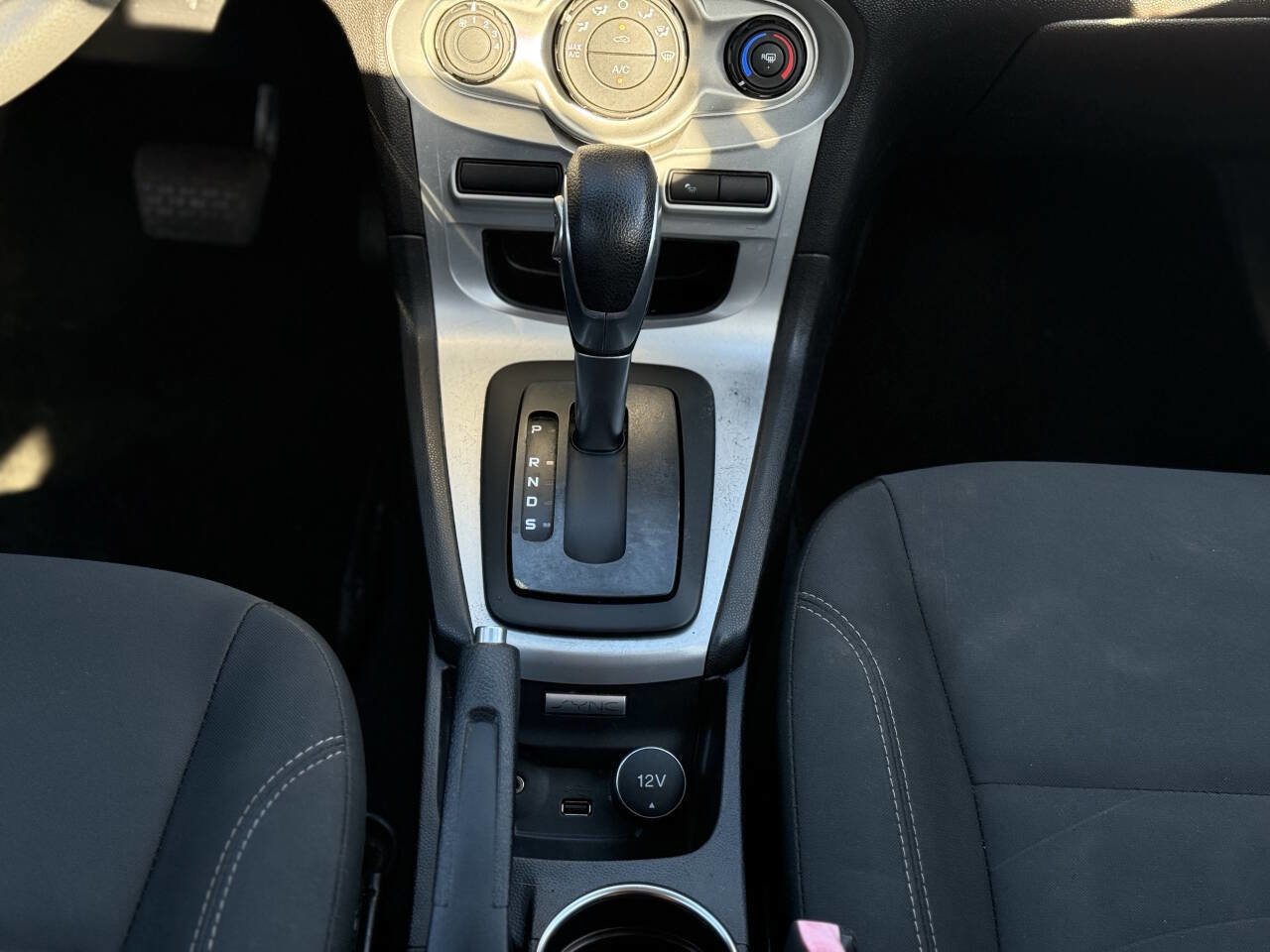 Used 2017 Ford Fiesta SE image 18