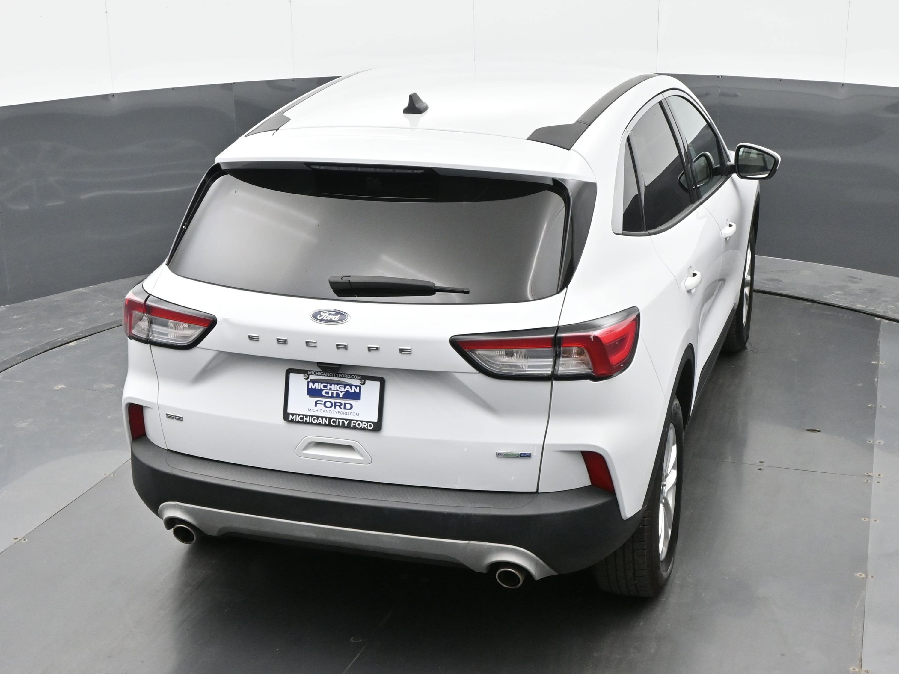 Used 2020 Ford Escape SE image 31