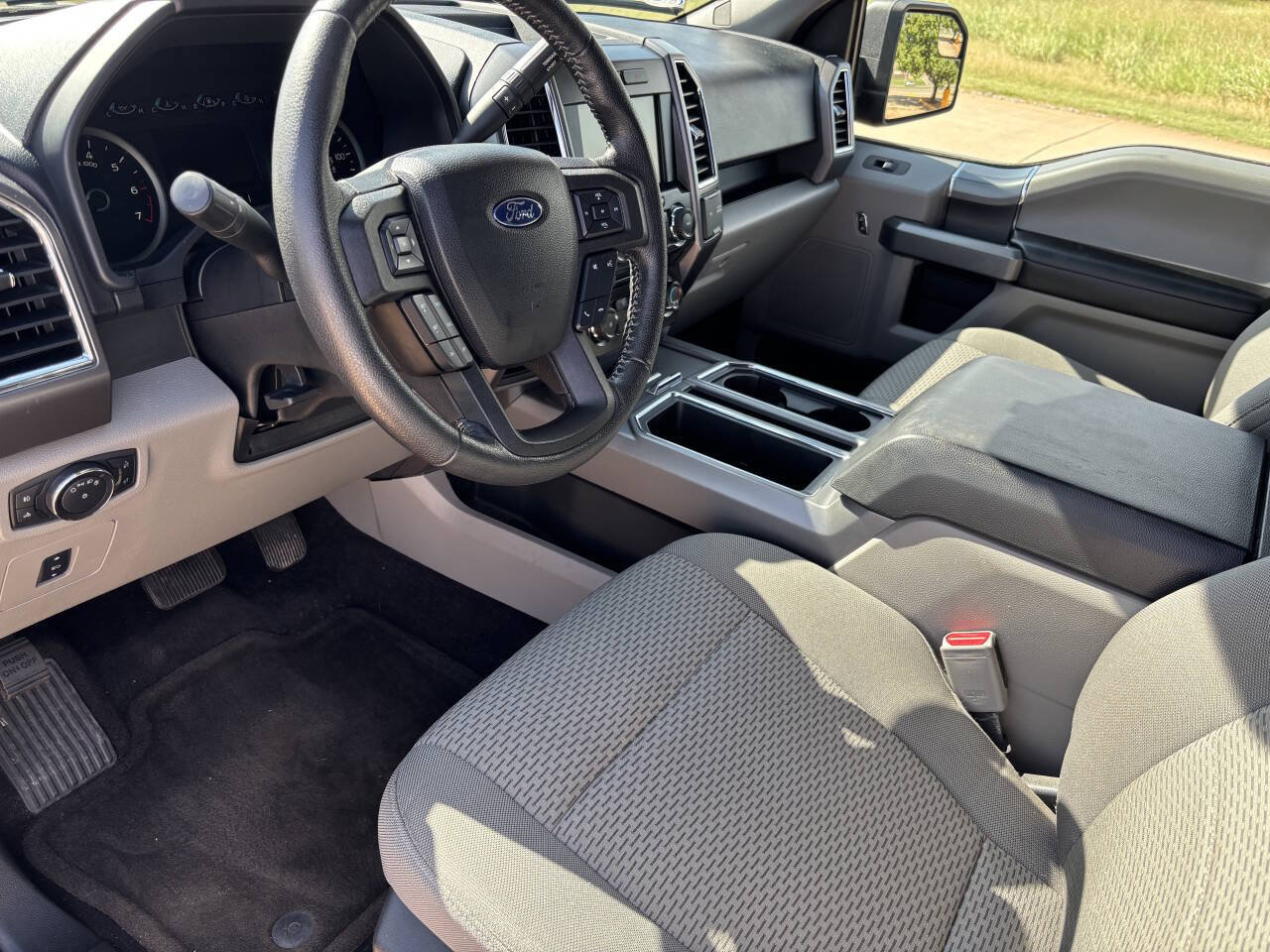 Used 2015 Ford F150 XLT w/ Equipment Group 302A Luxury RWD image 8