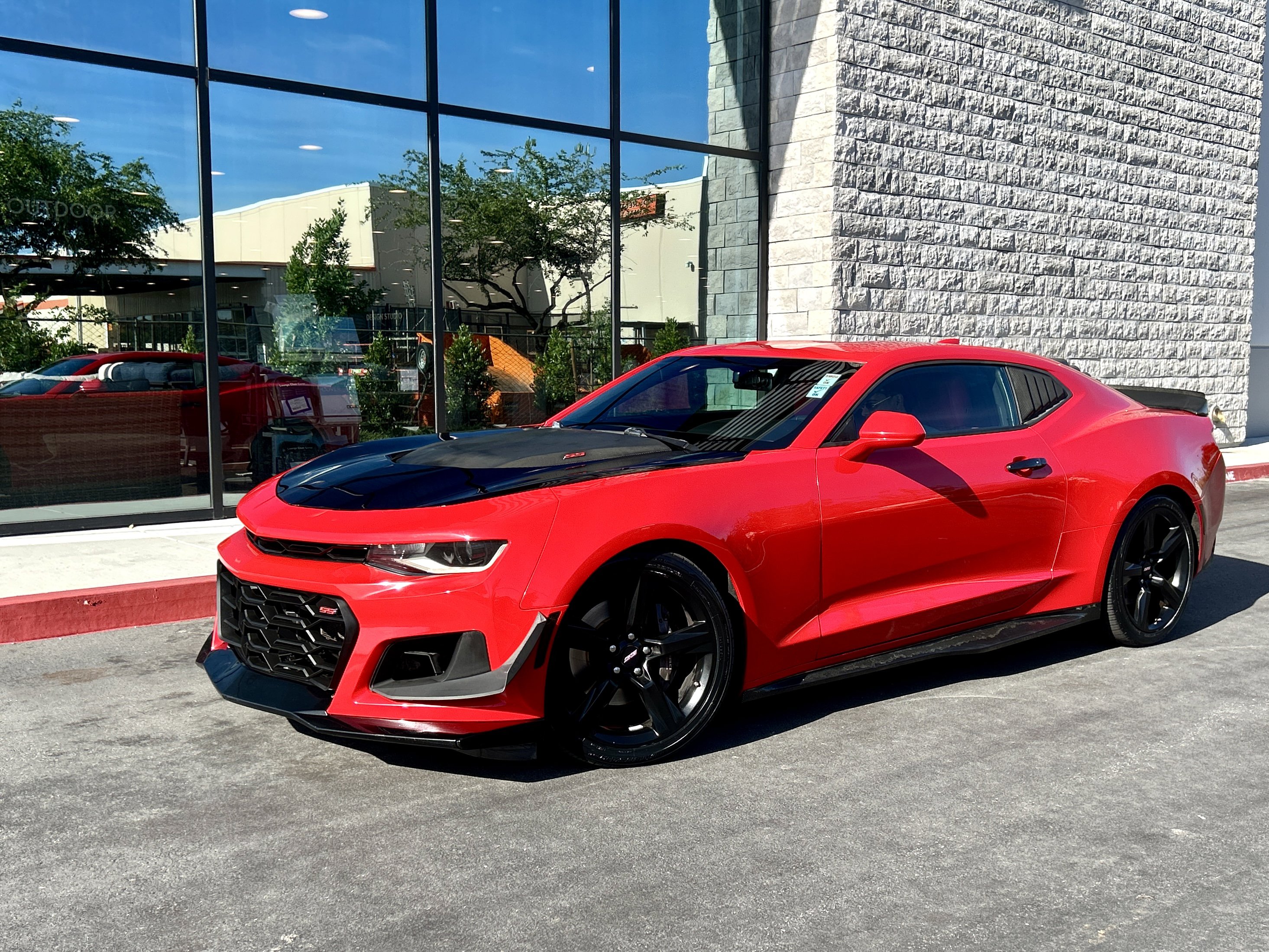 Used 2018 Chevrolet Camaro SS image 1