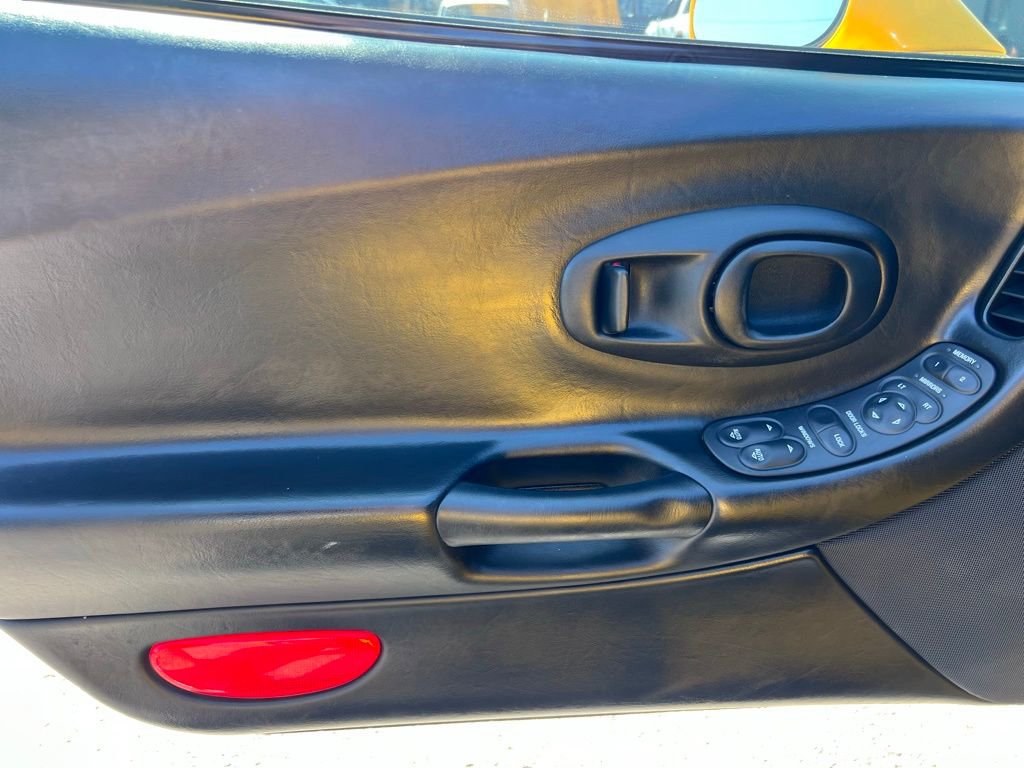 Used 2002 Chevrolet Corvette Convertible w/ Preferred Equipment Group2 image 23