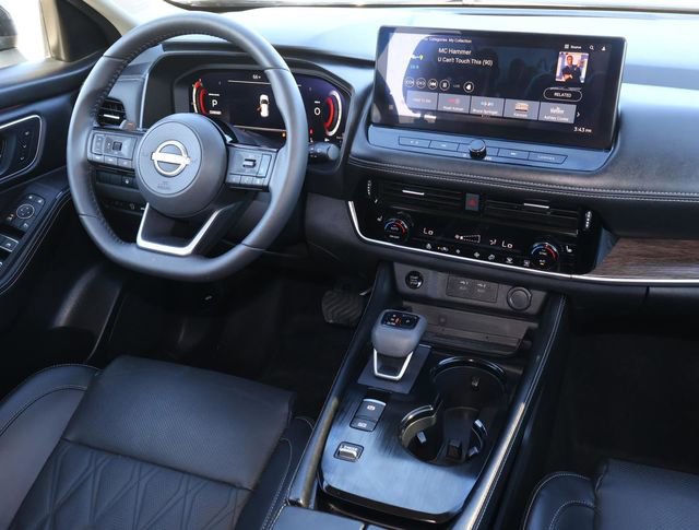 Used 2024 Nissan Rogue Platinum image 10