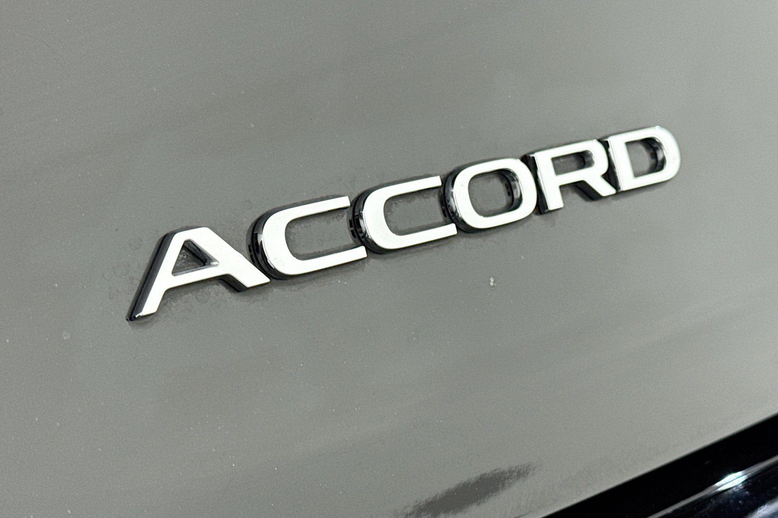 Used 2025 Honda Accord Touring image 9