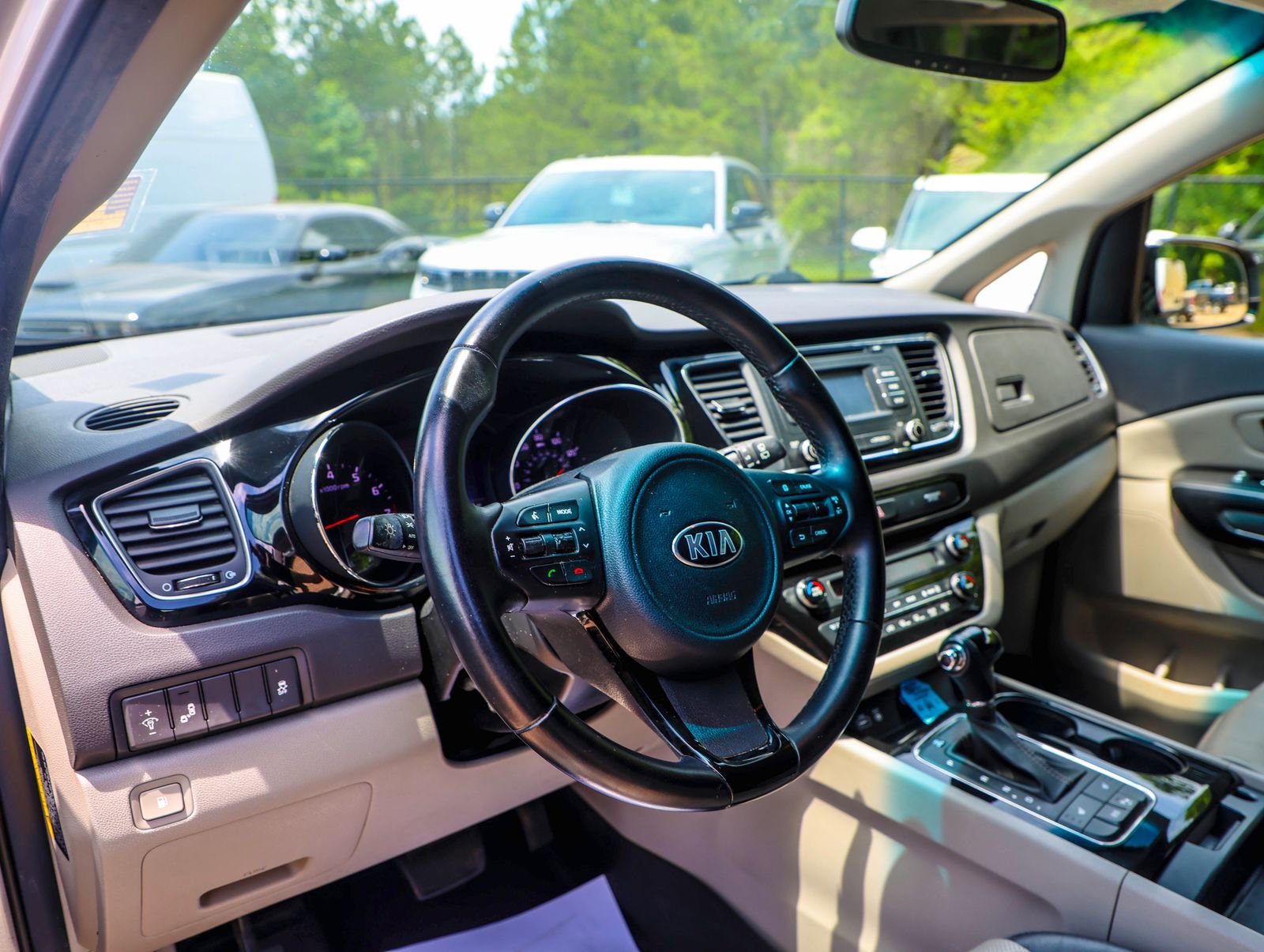 Used 2016 Kia Sedona EX FWD image 13
