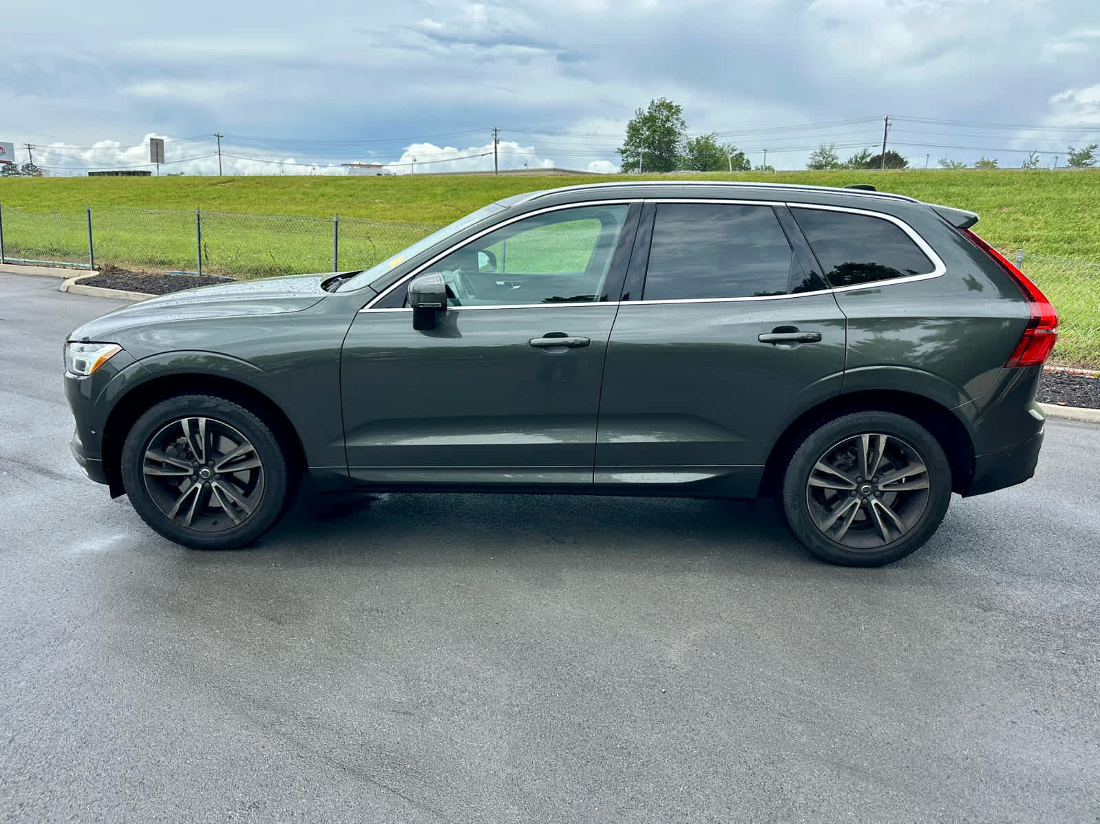 Used 2019 Volvo XC60 T6 Momentum w/ Multimedia Package AWD/4WD image 7