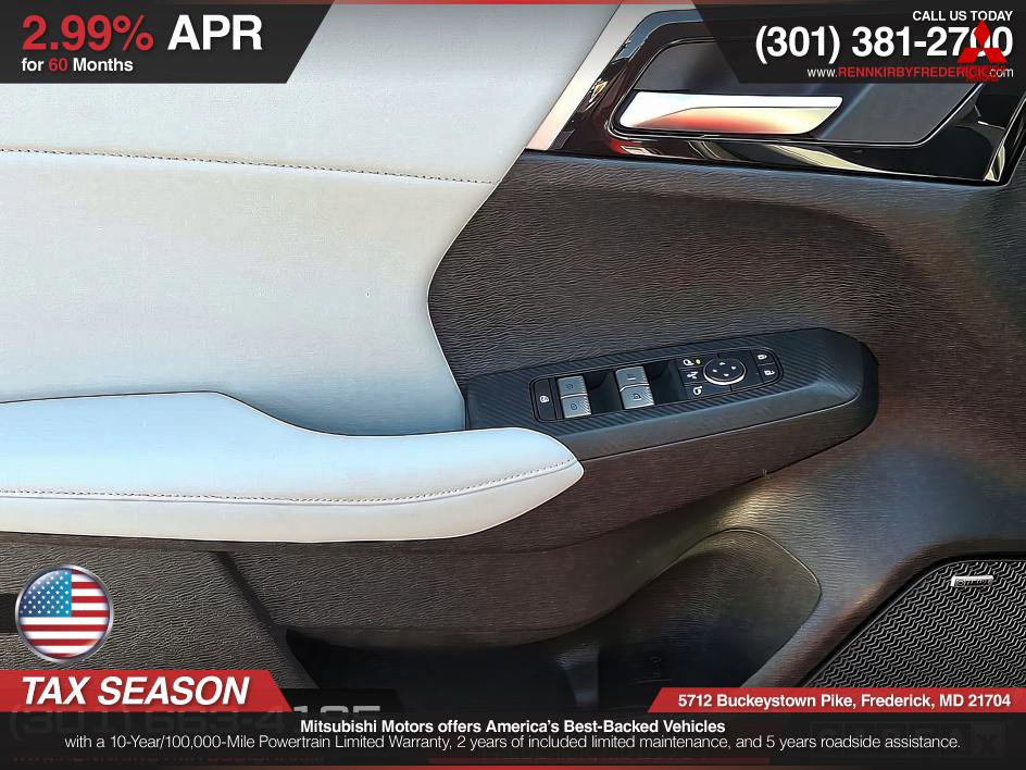 Used 2025 Mitsubishi Outlander SE image 8