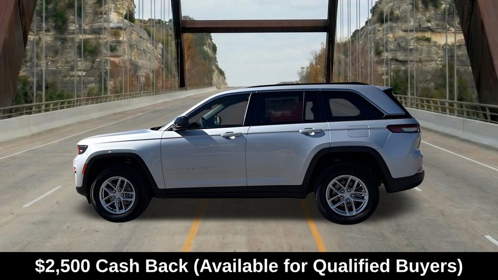 New 2026 Jeep Grand Cherokee Laredo RWD image 5
