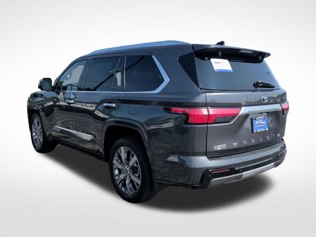 Used 2023 Toyota Sequoia Capstone AWD/4WD image 5