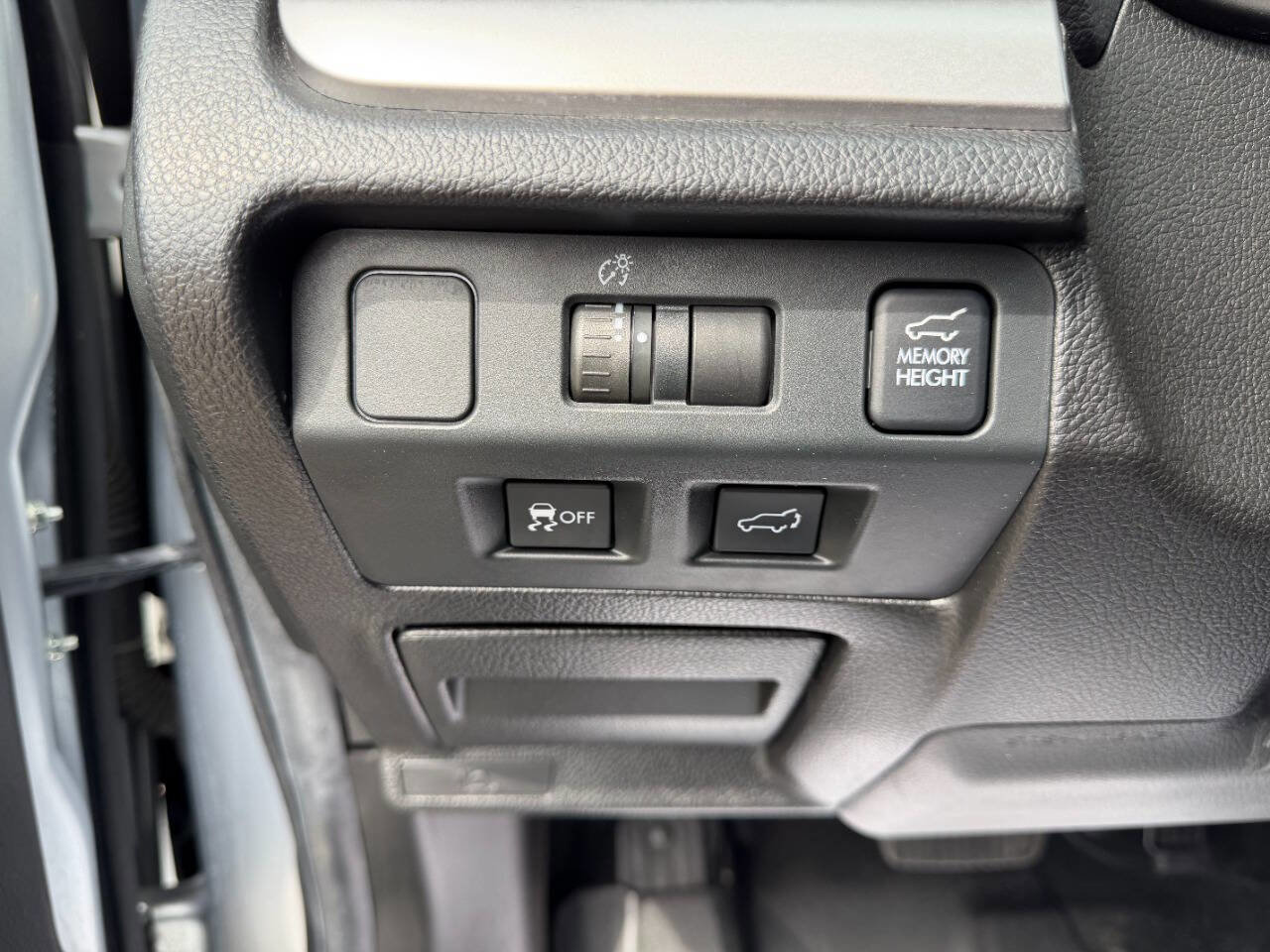 Used 2014 Subaru Forester 2.5i Limited w/ Popular Package #2 image 16