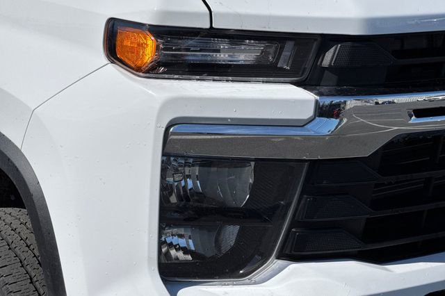 Used 2025 Chevrolet Silverado 2500 LT w/ Convenience Package image 46