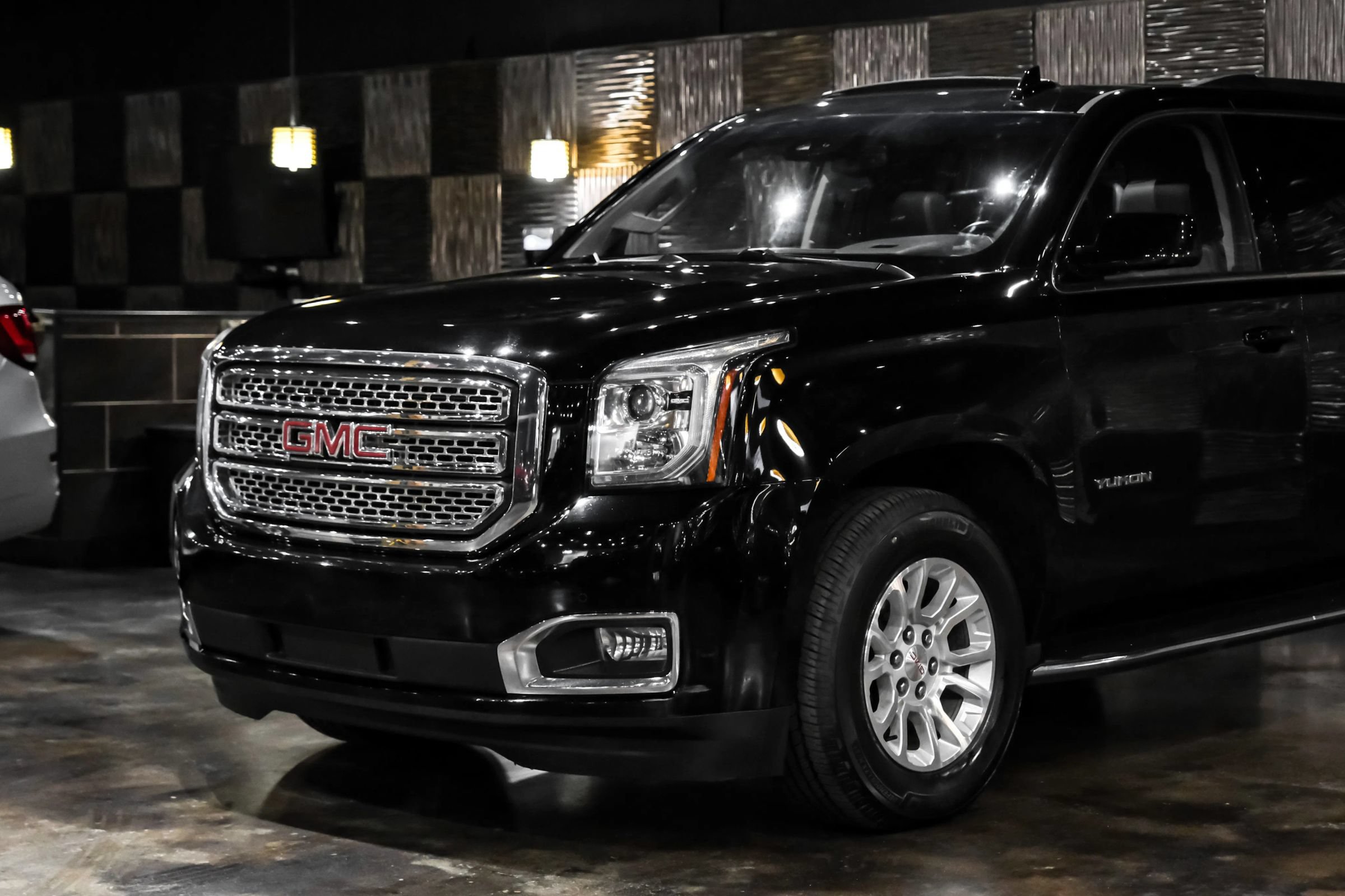 Used 2020 GMC Yukon SLT w/ Open Road Package AWD/4WD image 8