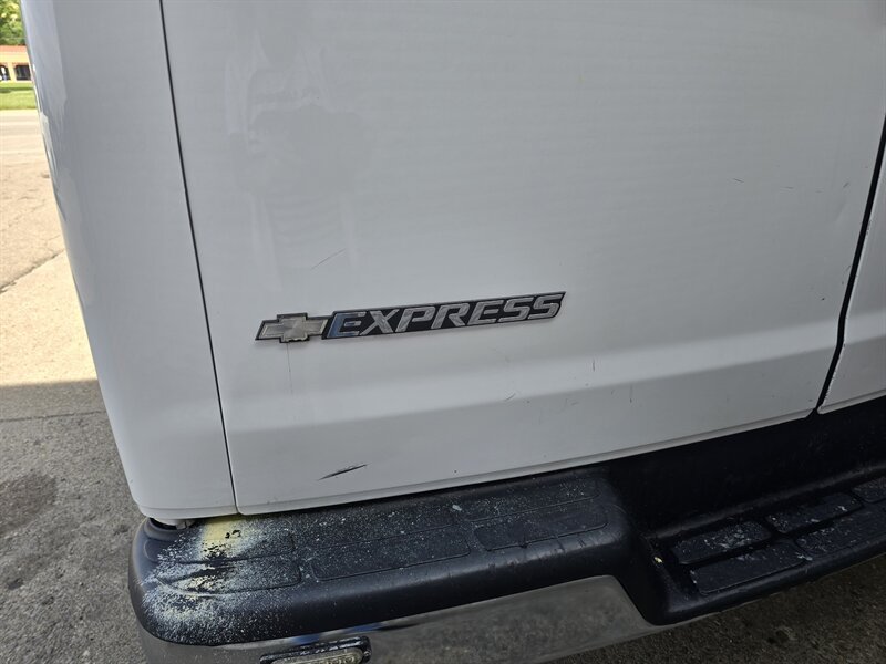 Used 2019 Chevrolet Express 2500 w/ Driver Convenience Package RWD image 20