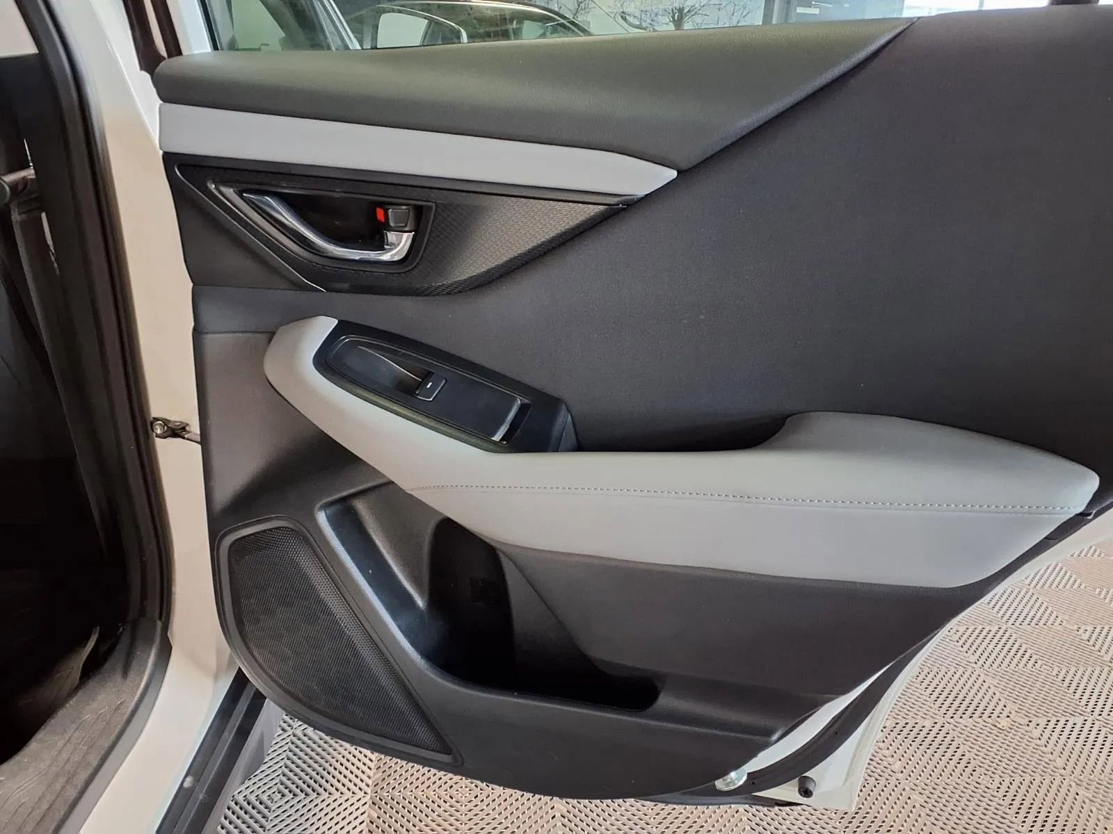 Used 2022 Subaru Outback Premium image 11