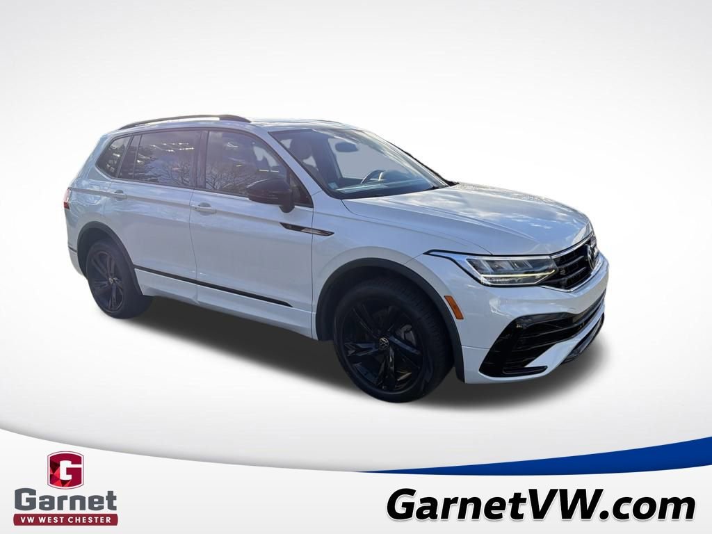 Certified 2023 Volkswagen Tiguan SE R-Line image 8