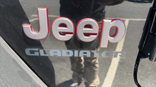 Used 2022 Jeep Gladiator Rubicon w/ Trailer Tow Package AWD/4WD image 30