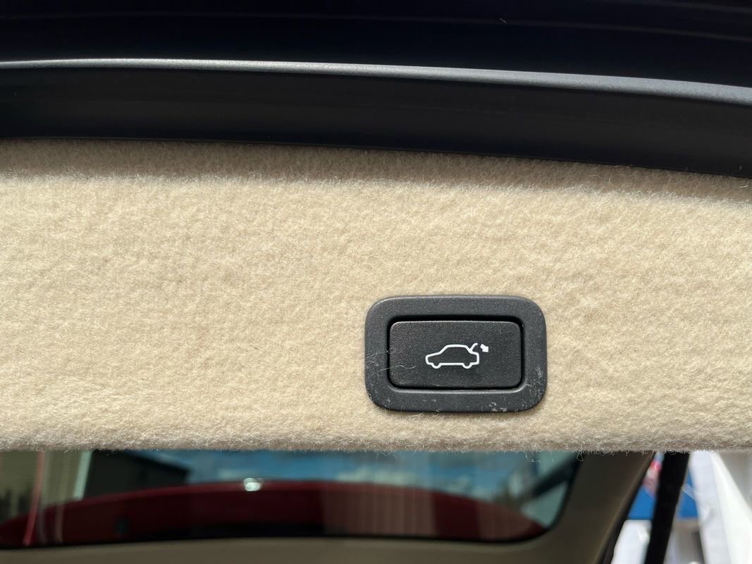 Used 2016 Volvo XC60 T6 w/ Proximity Package image 25