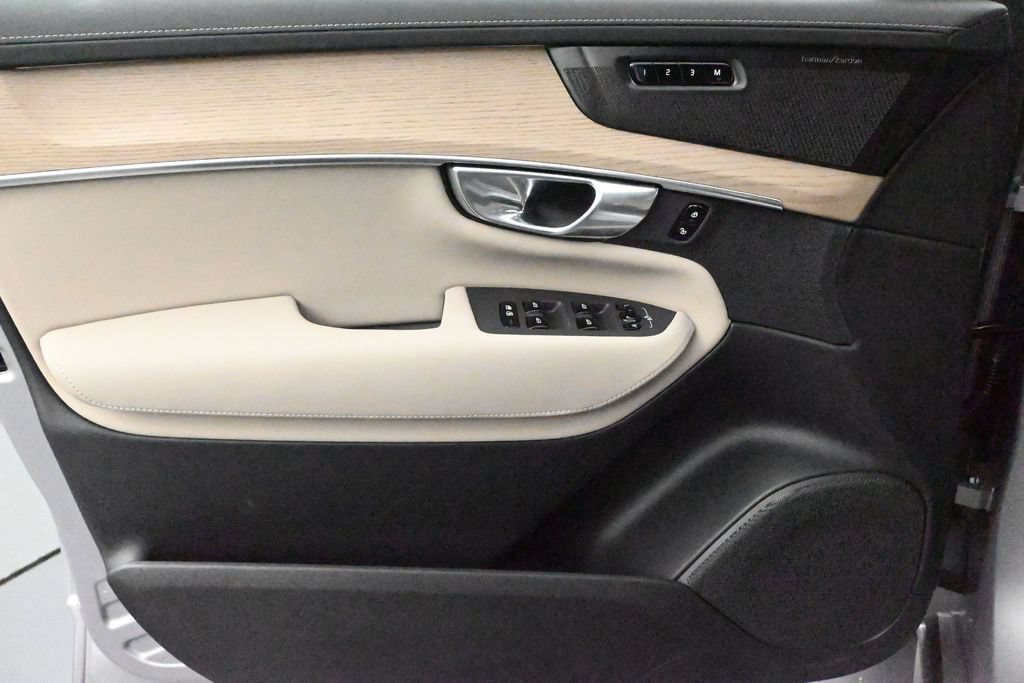 New 2026 Volvo XC90 B6 Plus w/ Protection Package Premier AWD/4WD image 10