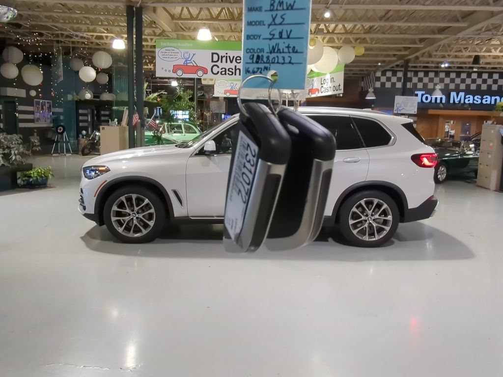 Certified 2023 BMW X5 xDrive40i w/ Premium Package AWD/4WD image 4