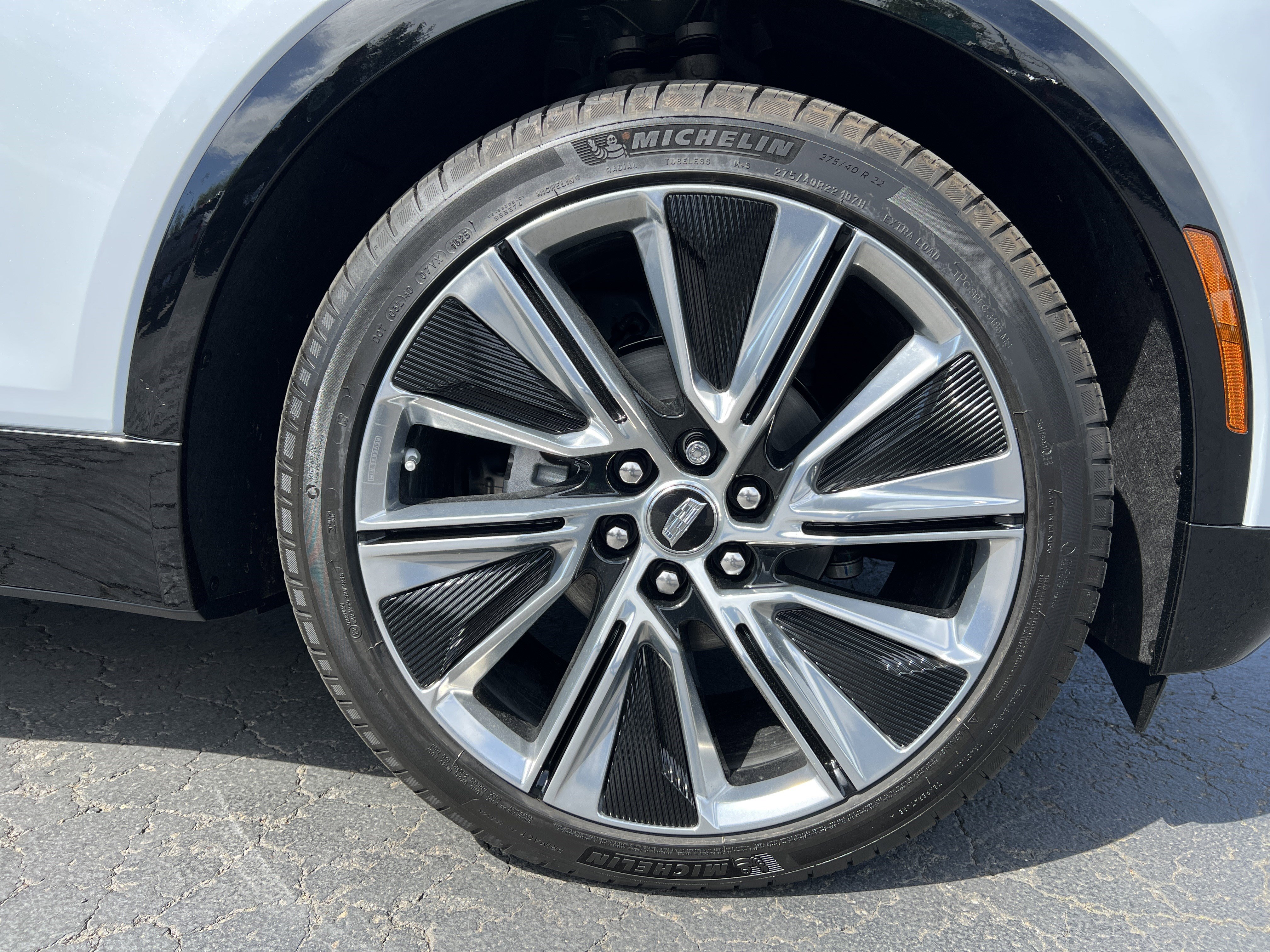 New 2026 Cadillac Lyriq Signature Luxury AWD/4WD image 11