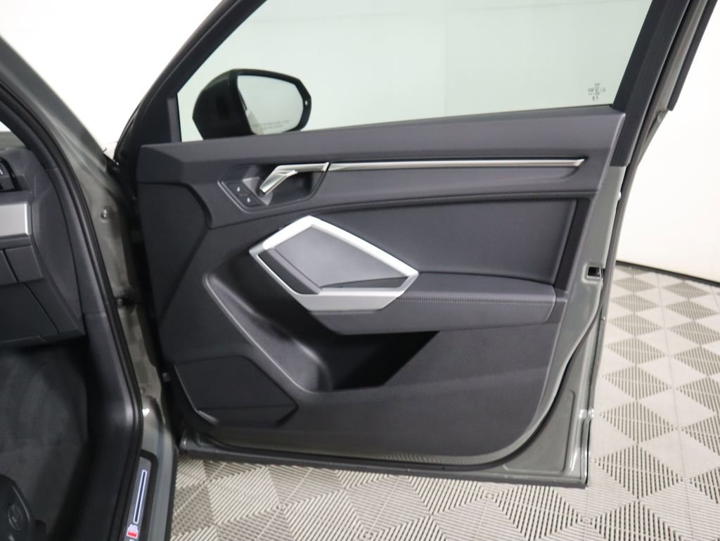 Used 2025 Audi Q3 2.0T Premium w/ Convenience Package image 27