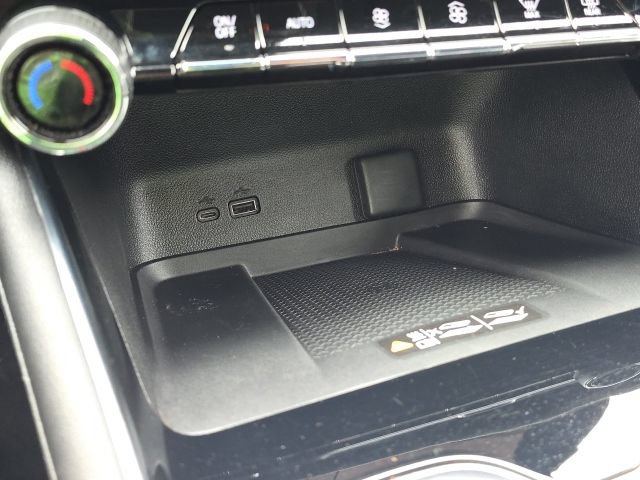 Used 2025 Chevrolet Traverse RS w/ LPO, Floor Liner Package FWD image 22