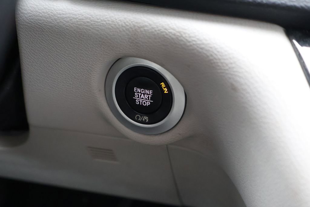 Used 2017 Chrysler Pacifica Touring-L Plus w/ Tire & Wheel Group image 27