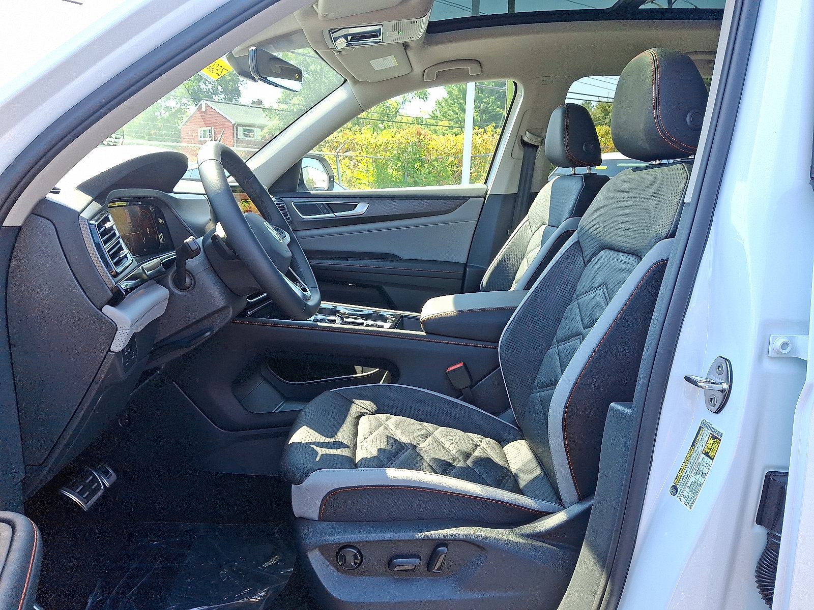 New 2026 Volkswagen Atlas Peak Edition image 9