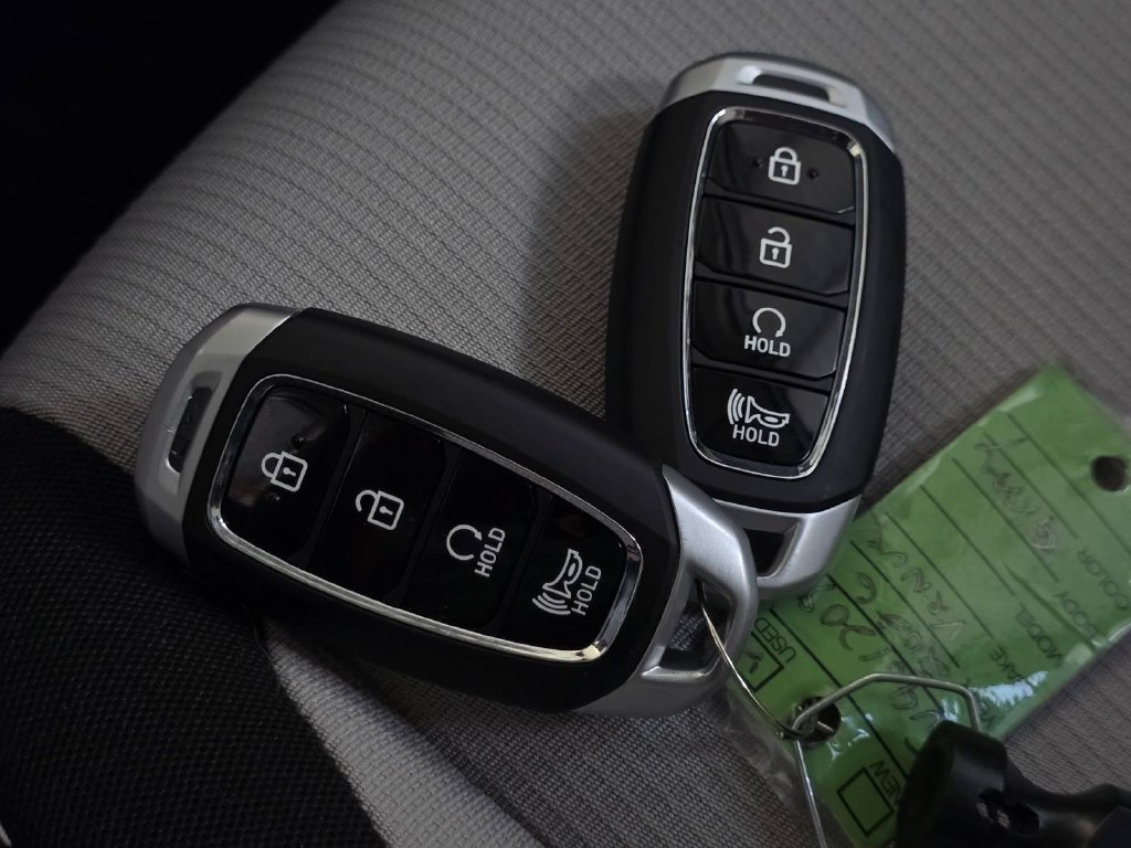 Used 2026 Hyundai Venue SEL FWD image 32